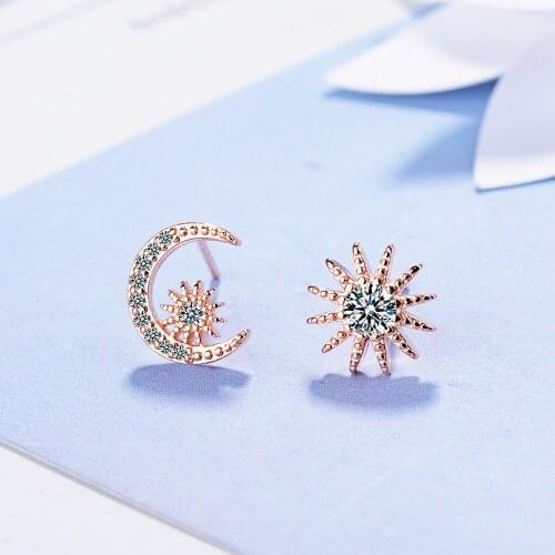 The Japanese and Korean Version of The Asymmetrical Star-moon Earrings Is Set with Diamond Earrings Small Earrings