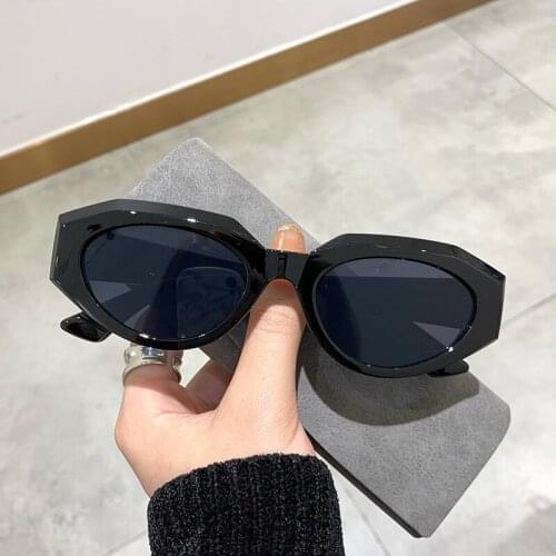 QPeClou 2020 New Fashion Cute Small Cat Eye Sunglasses Women Brand Designer Trendy Casual Sun Glasses Men Show Driving Shades