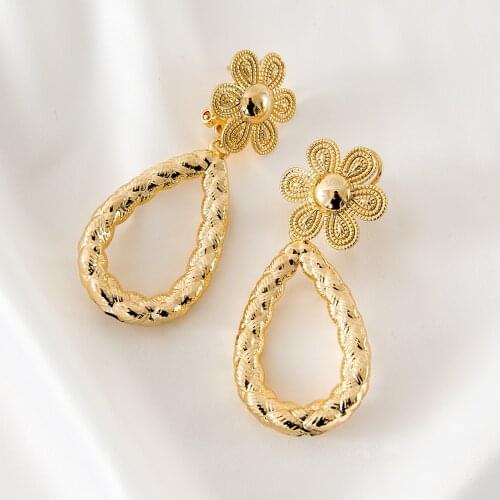 Hollow Out Water Drop Shaped Golden Color Exquisite Style Women Earrings 2021 Spring New Arrival Wedding Party Gift