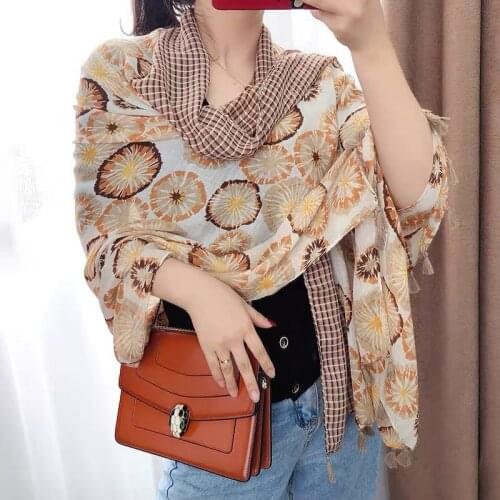 2021 Fashion Women Cotton Scarf Khaki Fruit Floral Tassel Beach Hijab Shawls and Wraps Female Foulards Echarpe Designer 180*90Cm