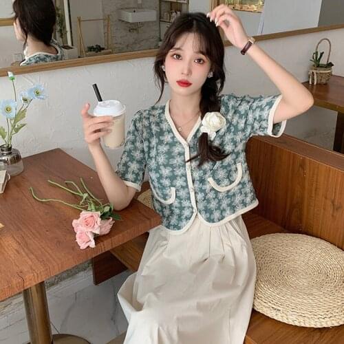 Shirt French Flower V-neck Short-sleeved Shirt Female Design Sense Niche Summer New Korean Loose Top