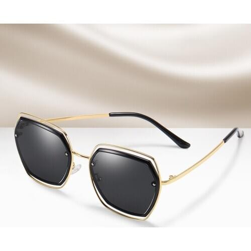 FONDYI Fashion Trendy Women Shopping Sunglasses Polarized Elegant Girls Shades Sun Glasses Unqiue Novelty Gafas de sol with Case