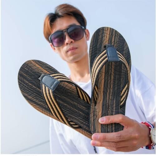 Summer light and comfortable flip flops men wear beach beach shoes sandals and slippers mens tide large size couple slippers