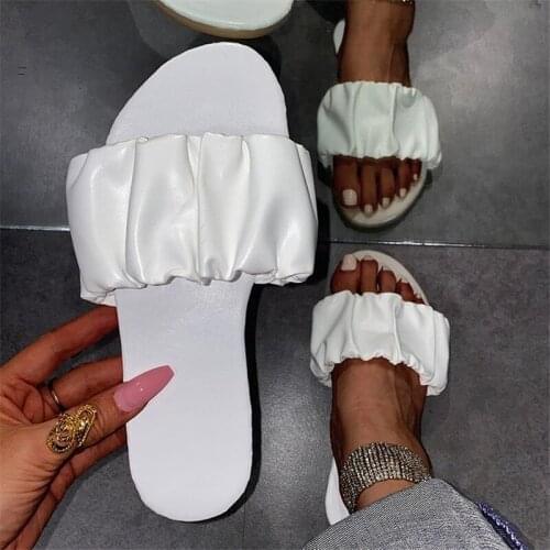 Women Temperament Slippers Pleated Design Charm Open-toe Set Foot 2021 Vacation Beach Flat Sandals Casual Flip Flop Female Shoes