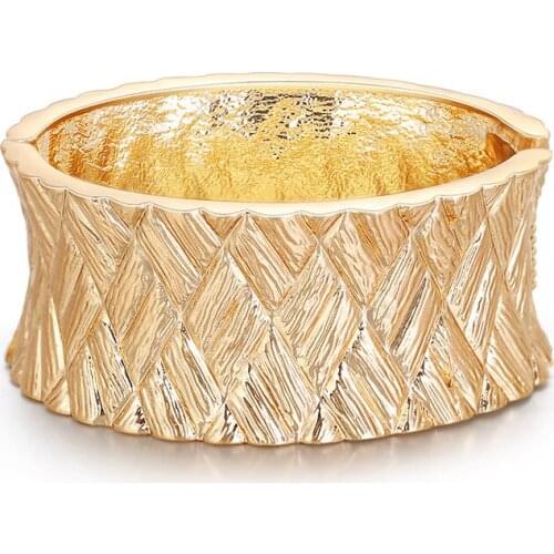 Gold Cuff Bangle Bracelet for Women Fine Jewelry Wide Alloy Punk Fashion Noble Style Shiny Bangle