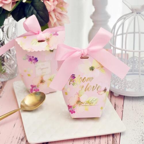 100pcs European Wedding Favors Star, Floral, Flamingos, Swan Candy Boxes Bomboniera Party Gift Box sugar chocolate package bag
