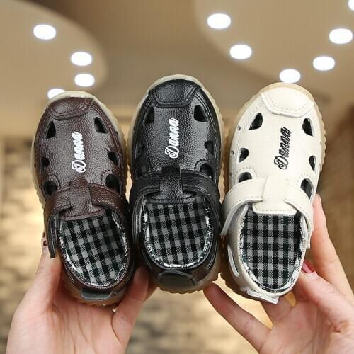 Boys' Baotou 2021 summer new Korean childrens solid color versatile beach shoes baby casual trend Breathable