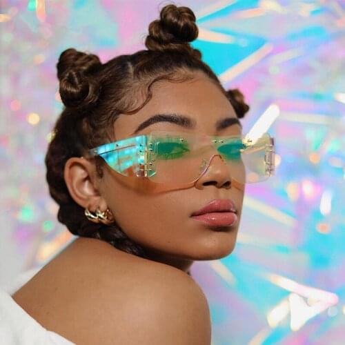 Unique Oversized One Piece Shield Sunglasses For Women Vintage Gradient Black Clear Eyewear Female Rivet Big Glasses Blue Pink