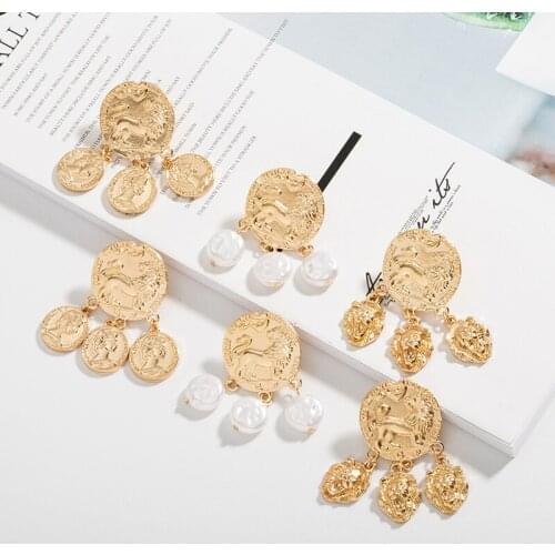 1Pair European Retro Animal Lion Head Dangle Earrings Jewelry for Women Coin Beauty Head Simulated Pearl Drop Earring E356