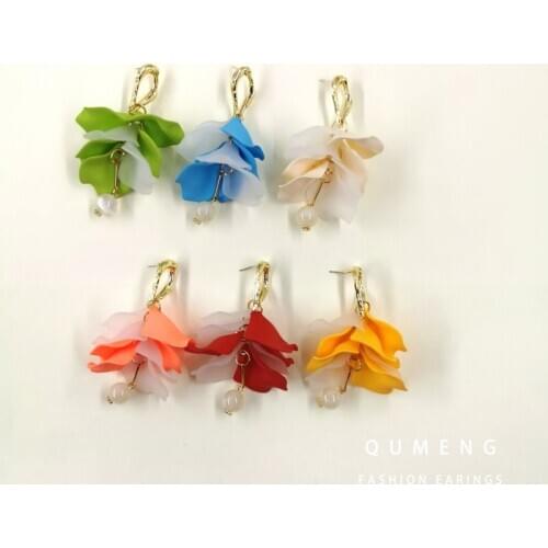 QUMENG Korean 6 color acrylic Flower Petal Earrings For Women New Statement alloy stud earrings Trendy Jewelry accessories