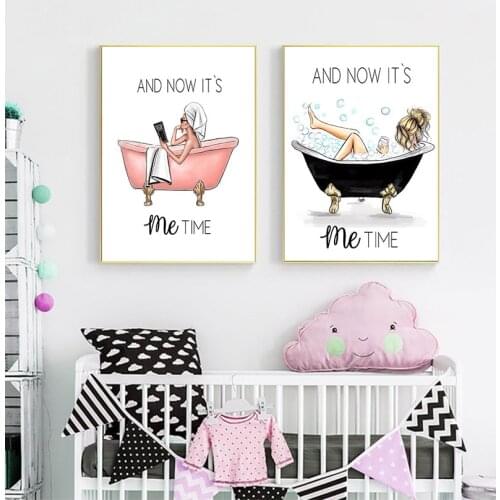 Home Decoration Nordic Bathroom Poster Wall Art HD Print Vogue Girl on The Bathtub Picture Canvas Painting Modular Frame Picture