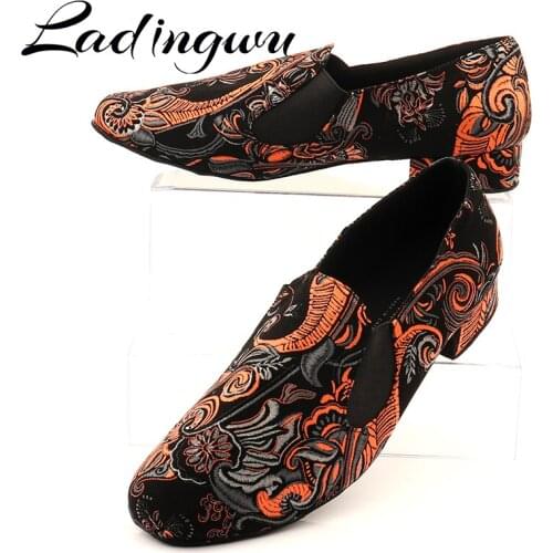 Ladingwu New Style Men Latin Dance Shoes Rumba Tango Dance Shoes Men Salsa National Standard Dance Shoes Embroidery Chinoiserie