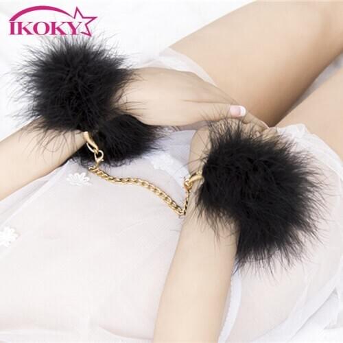 IKOKY Feathers Metal Handcuffs Erotic Role-playing Sexy Slave Restraints Handcuffs Adult Games SM Bondage Sex Toys for Couple