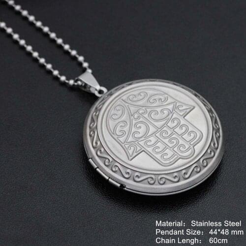 Round Photo Frame Pendant Necklace Stainless Steel Buddha Hand Locket Necklaces for Women Men Fashion Memorial Jewelry