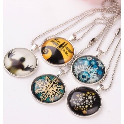 Hot Sale Glow In Tje Dark Personality Skull Halloween Pendant Necklace Luminous Delicacy Necklace Women Men Jewelry Wholesale