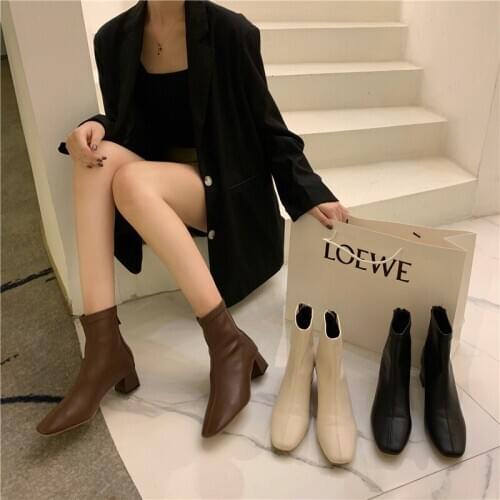New Black White Chelsea Boots Female Thick Bottom Leather Women Boots Round Toe Platform Motorcycle Ankle Boots For Women R14-20