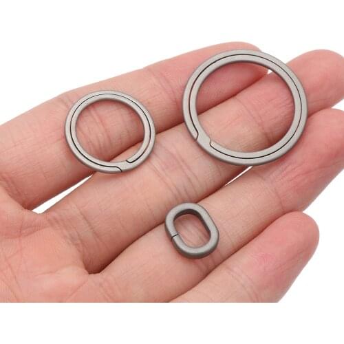 1PC Titanium Alloy Key Rings Keychains Buckle Pendant Super Lightweight Man Car Keychain for Male Creativity Gift Wholesale