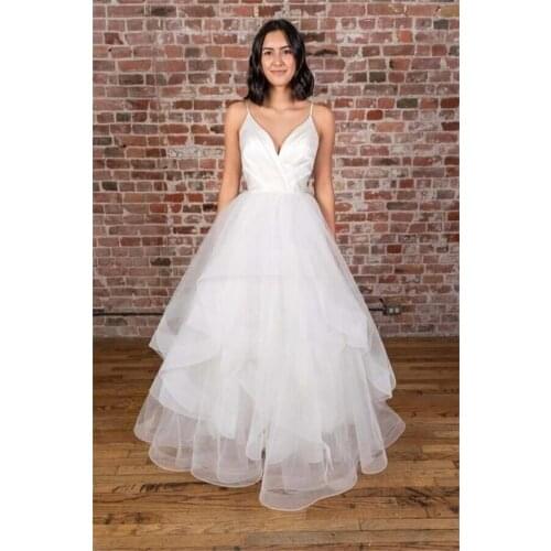 2021 New arrival Simple Backless Wedding Dresses Tiered V Neck Spaghetti Straps A-Line Sleeveless Bridal Gowns vestido de noiva