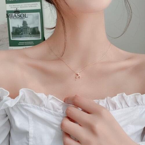 Exquisite Ladies Small Necklace 2021 Cute Charming Deer Pendant Popular Love Rose Gold Jewelry Beautiful Forest Girls Neck Theme