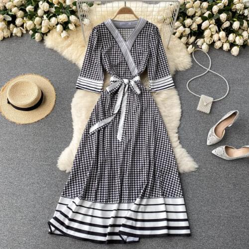 Korobov Women Plaid Striped Women Dress 2021 New Korean Office Lady V Neck Short Sleeve Dresses Vintage Hit Color Vestidos