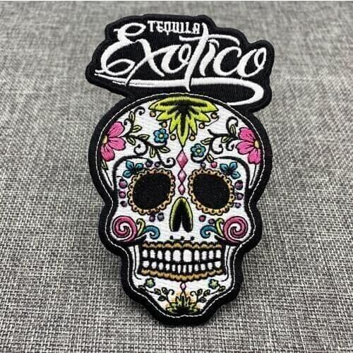 Skull and bones embroidery patch DIY Iron on Clothes Cropped Badges Applique for Jacket Jeans Cloth Decoration Apparel Garment