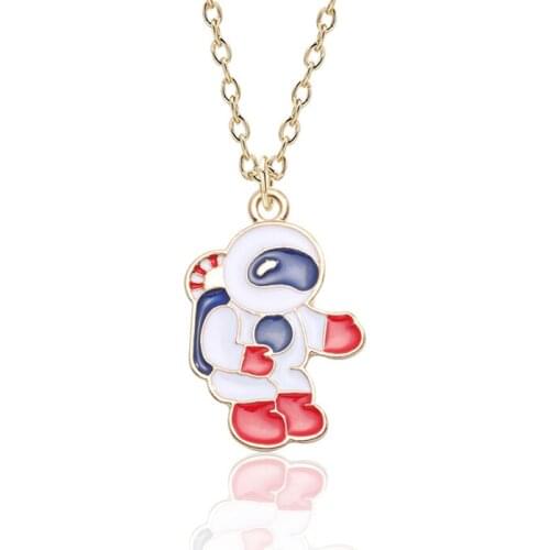 Fashion Creative Astronaut Necklace Personality Stars Sky Sky Astronaut Metal Pendant Jewelry Gift Free Shipping