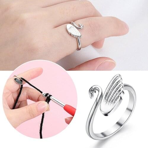 1PC Adjustable Knitting Loop Vintage Crochet Peacock Shape Knitting Tools Ring Finger Wear Thimble Yarn Guides Sewing Accessory