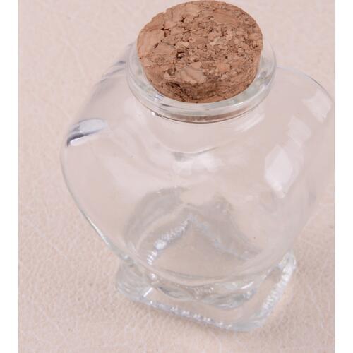 Small Heart Shaped Jar Bottle Container Clear Glass Storage with Cork Stopper Fill with Jelly Balls Gemstones