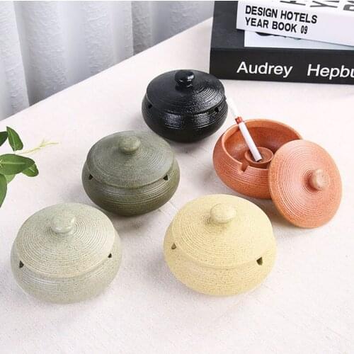 Ceramic Ashtray with a Lid Windproof High Quality Household Ash Tray Retro Handmade Crafts for Living Room Home Decor