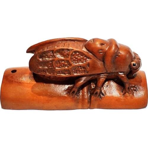 Y6205 - 2" Hand Carved Japanese Boxwood Netsuke Figurine Carving: Cicada