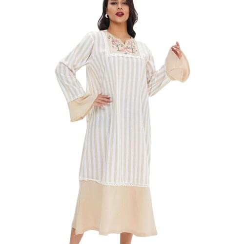 2021 New Casual Loose Waist Dubai Plaid Dress Arab Large Middle East Robe Embroidery Solid Color Islamic Clothing Muslim Dress M