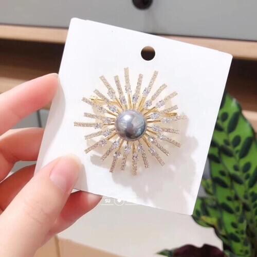 Free Shipping Sparkling Cubic Zircona Crystal CZ Flower Brooch Pins for Women Wedding Gifts for New Years Day