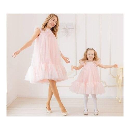 2021 New In Pink Tulle Mom And Me Dresses For Photo Shoot Knee Length Ruffles Puffy Tutu Mother And Daughter Gown