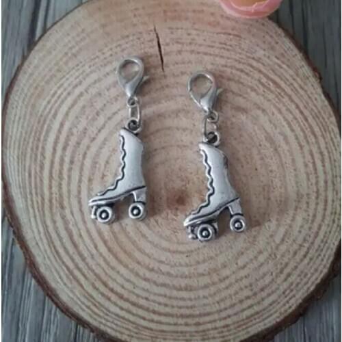 200Pcs New Fashion Vintage skate Charm Pendant Lucky Necklace Bracelets Jewelry Accessories DIY D633