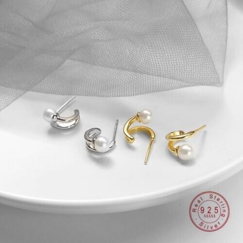 925 Sterling Silver French Simple White Pearl Irregular Stud Earrings Women Elegant Fashionable Daily Jewelry