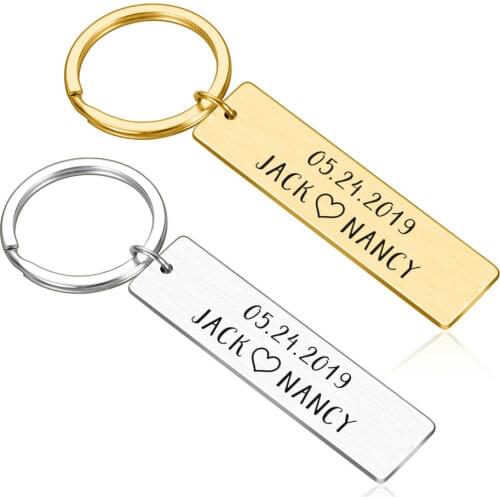 Engraved Couples Keychain Customized Name and Date Romantic Lovers Key Chain Stainless Steel Keyring Girlfriend Boyfriend Gifts