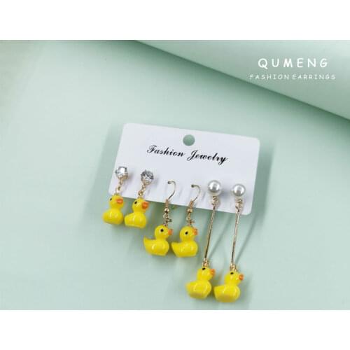 2021 Fashion Characteristic Jewelry For Girl Cute Little Yellow Duck Resin Pendant Pearl Zircon Three Piece Earring Set
