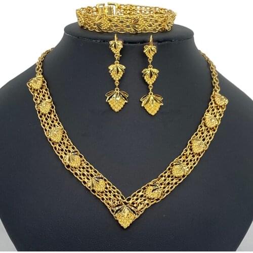 Dubai Womens Exquisite Jewelry Set Wedding Bride Bridesmaid Party Jewelry Earrings and Necklace Gift