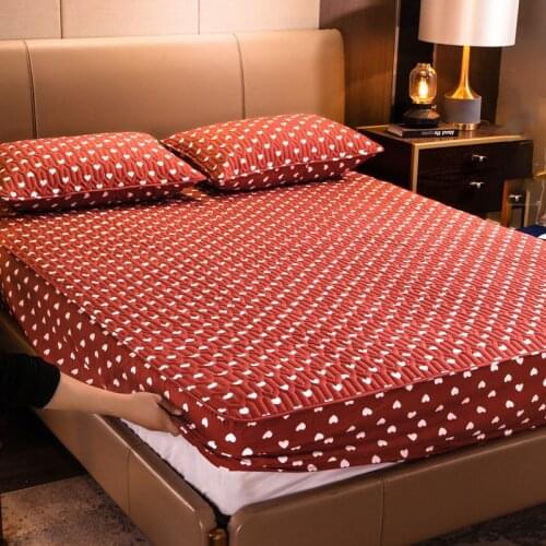 Modern Bed Comforters Cotton Fitted Sheet Dustproof Thickened Washable Mattress Mat Red Check Comforter Bedding Sets