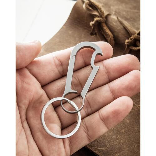 Stainless Steel Retro Style Simple Strong Carabiner Shape Keychain Climbing Hook Key Chain Rings Key Ring Clip Man Auto Accessor
