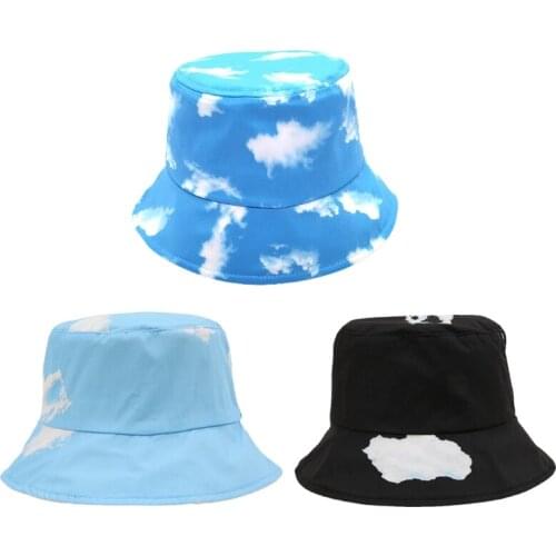 Bucket Hat with Printed Cloud Pattern Fisherman Hat Travel Sun Hat Outdoor Hat for Men Women with Flat Round Top