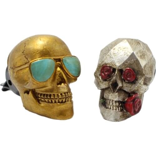 2pcs Creative Skull Diffuser Car Decor Car Perfume Fragrance Clip Auto Vent Air Freshener Scent Perfume Rose Scent Ornament