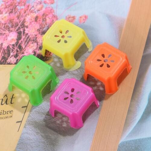 Hot!4Pcs/set Coloful Mini Plastic Dollhouse Furniture Toy Small Square Stool Model Play Dollhouse Stool 1.2*1.8cm