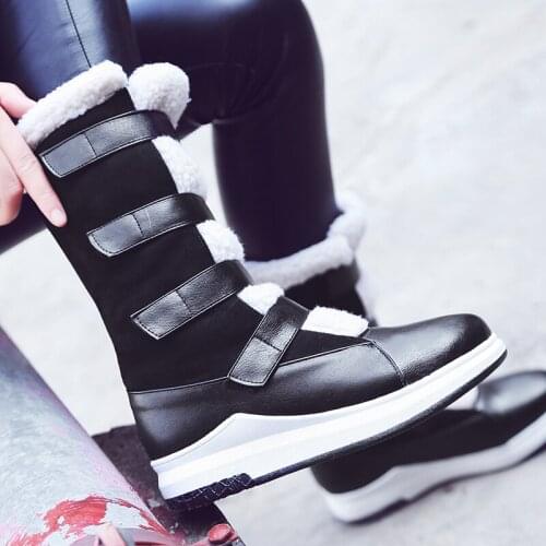 Snow boots womens fur 2019 new fashion flat bottomed high barrel warm Europe station Velcro thick bottomed large size