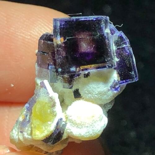 4.8gNatural purple fluorite, mica mineral stone home decoration ring vein repair geological teaching collection ornaments