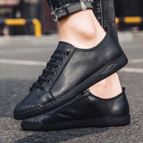 Shoes Men Sneakers Cow Leather Mens Casual Shoes Korean Version Man Fashion Brand Soft Black White Shoes