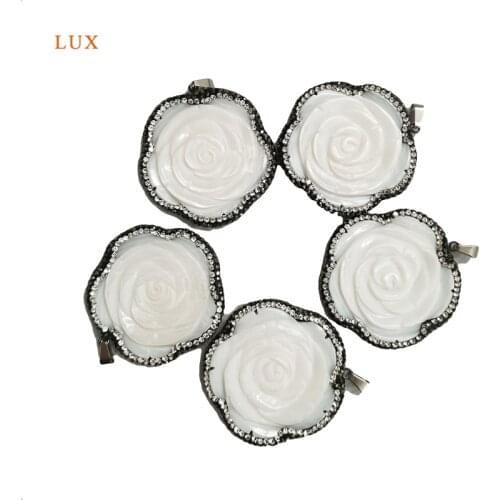 100 Pcs Carved Shell Flower Pendant Rhinestone Pave Mother Pearl Handmade Charm For Necklace Women Jewelry Finding