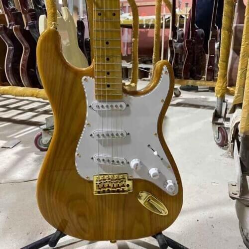 Classical Ash Wood Stract Electric Guitar Gold Hardware Hot Sale Version Free Shipping Guitarra