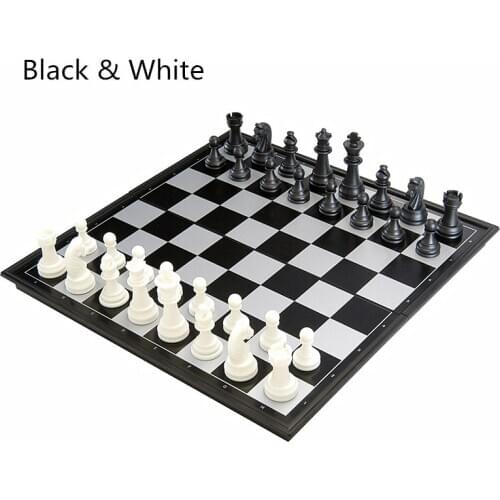 A Complete Set of High Quality Medieval Chess 32 Black and White Pieces International Matches Sports Games Children Gifts