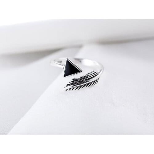 Miuoxion Retro Silver-Plated Black Onyx Arrow Ring Fashion Personality Jewelry For Women Feature Namour Charm Gift All Seasons